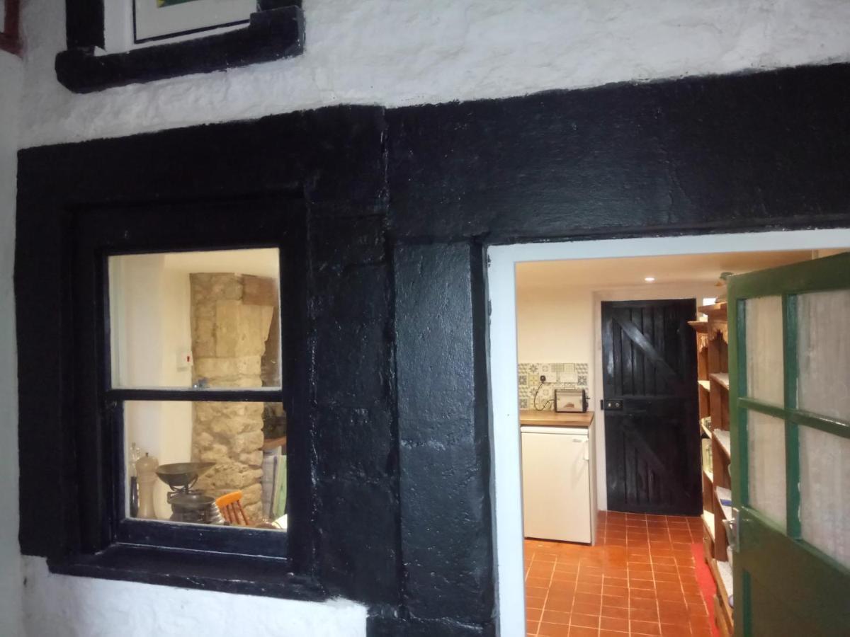 The Old Swan Walkers Cottage Bath Exterior photo